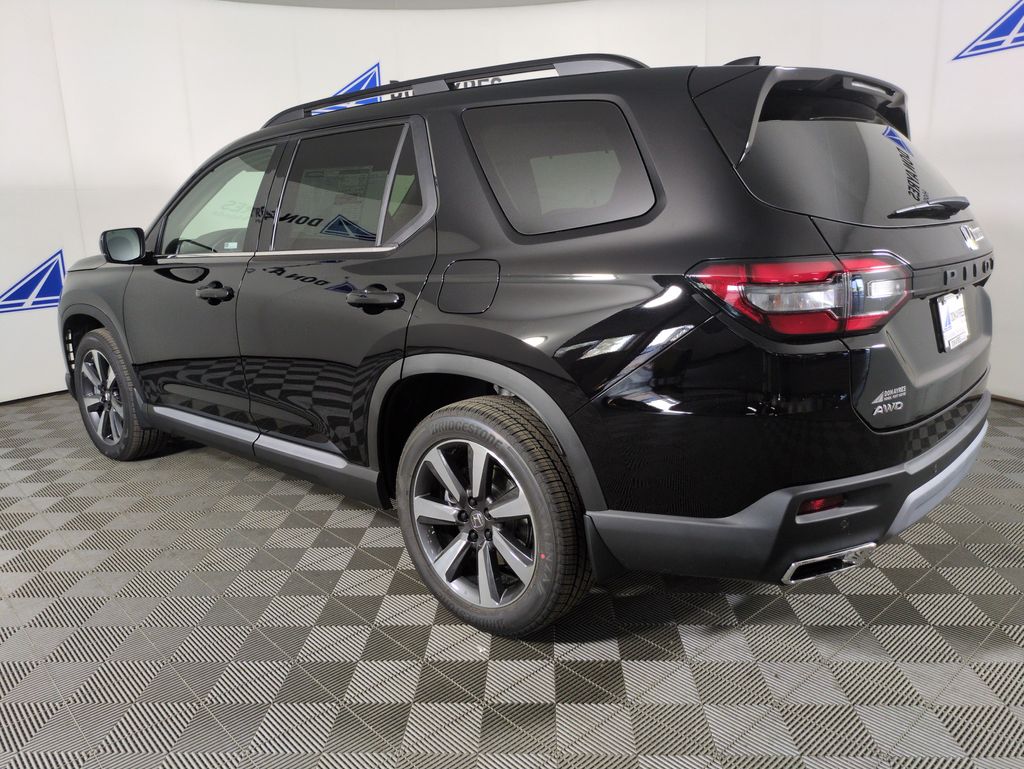 2025 Honda Pilot Touring photo 2