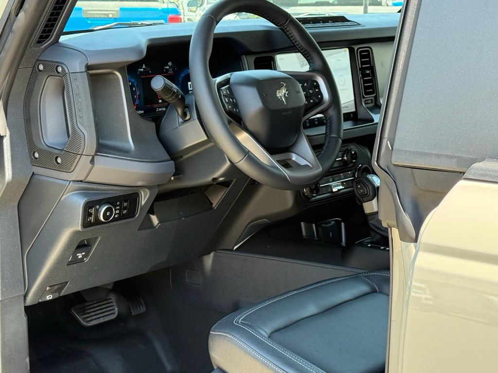2025 Ford Bronco Badlands photo 7