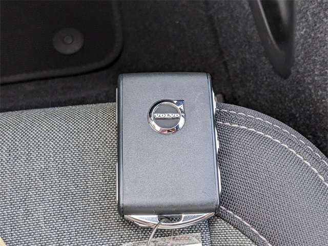 2024 Volvo XC40 Core photo 25