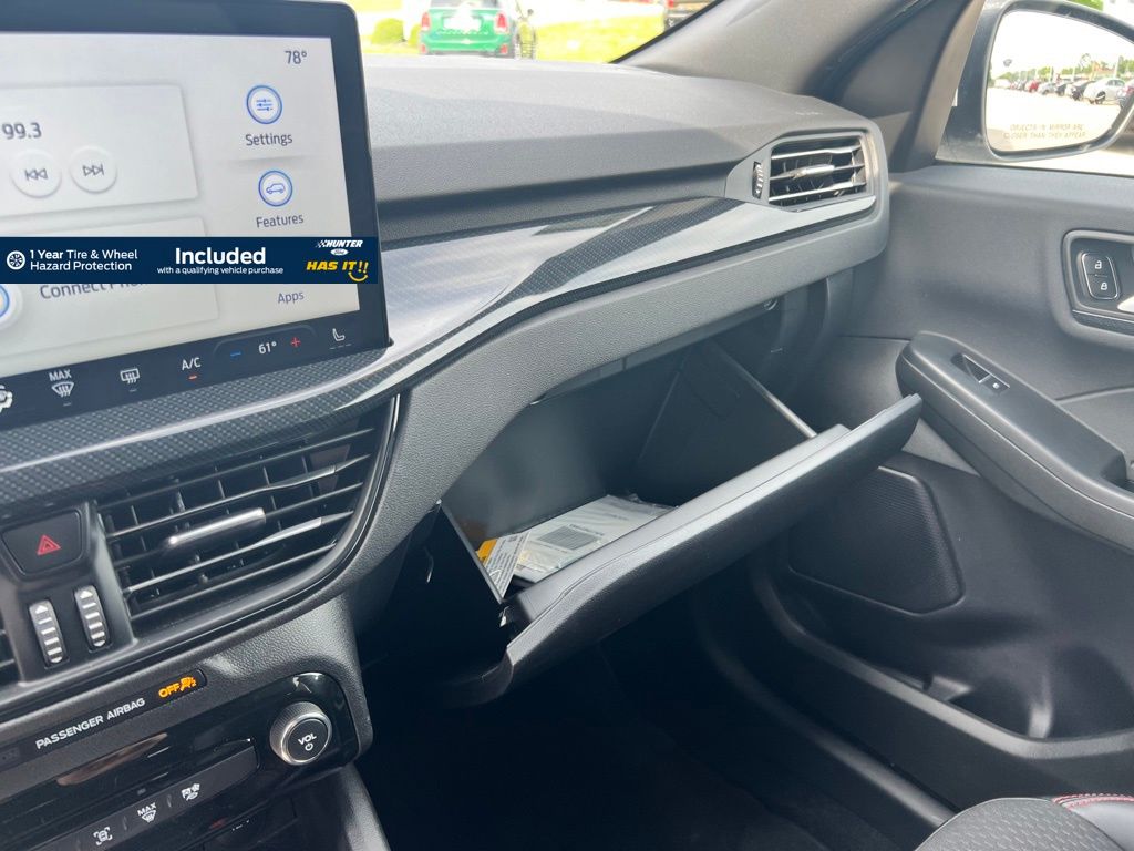 2024 Ford Escape Hybrid ST-Line Select photo 9