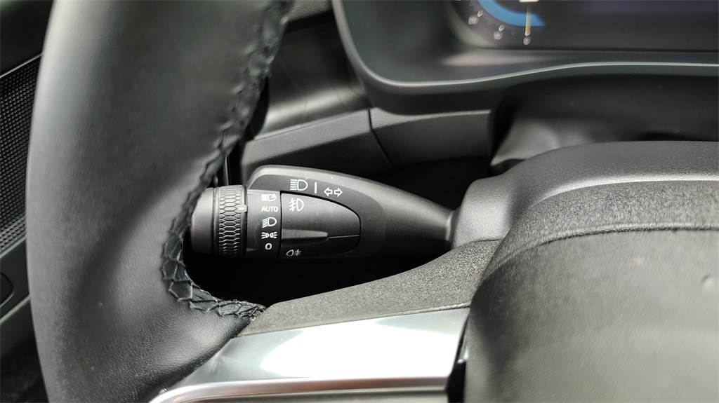 2023 Volvo C40 Recharge Plus photo 16