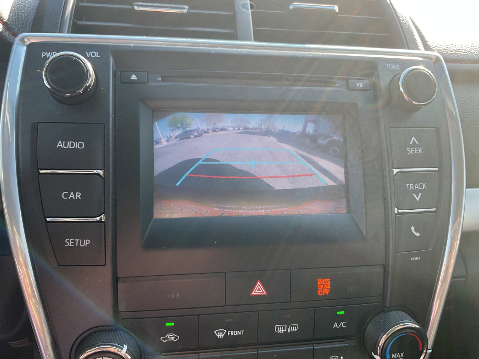 2016 Toyota Camry SE photo 27