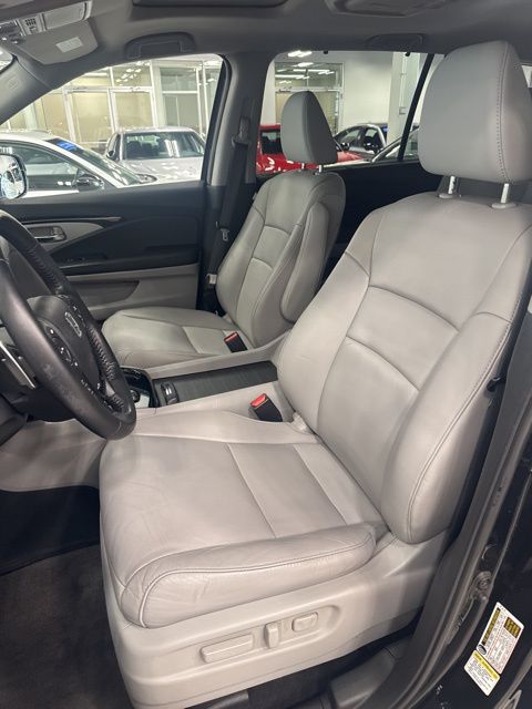 2016 Honda Pilot Touring photo 10
