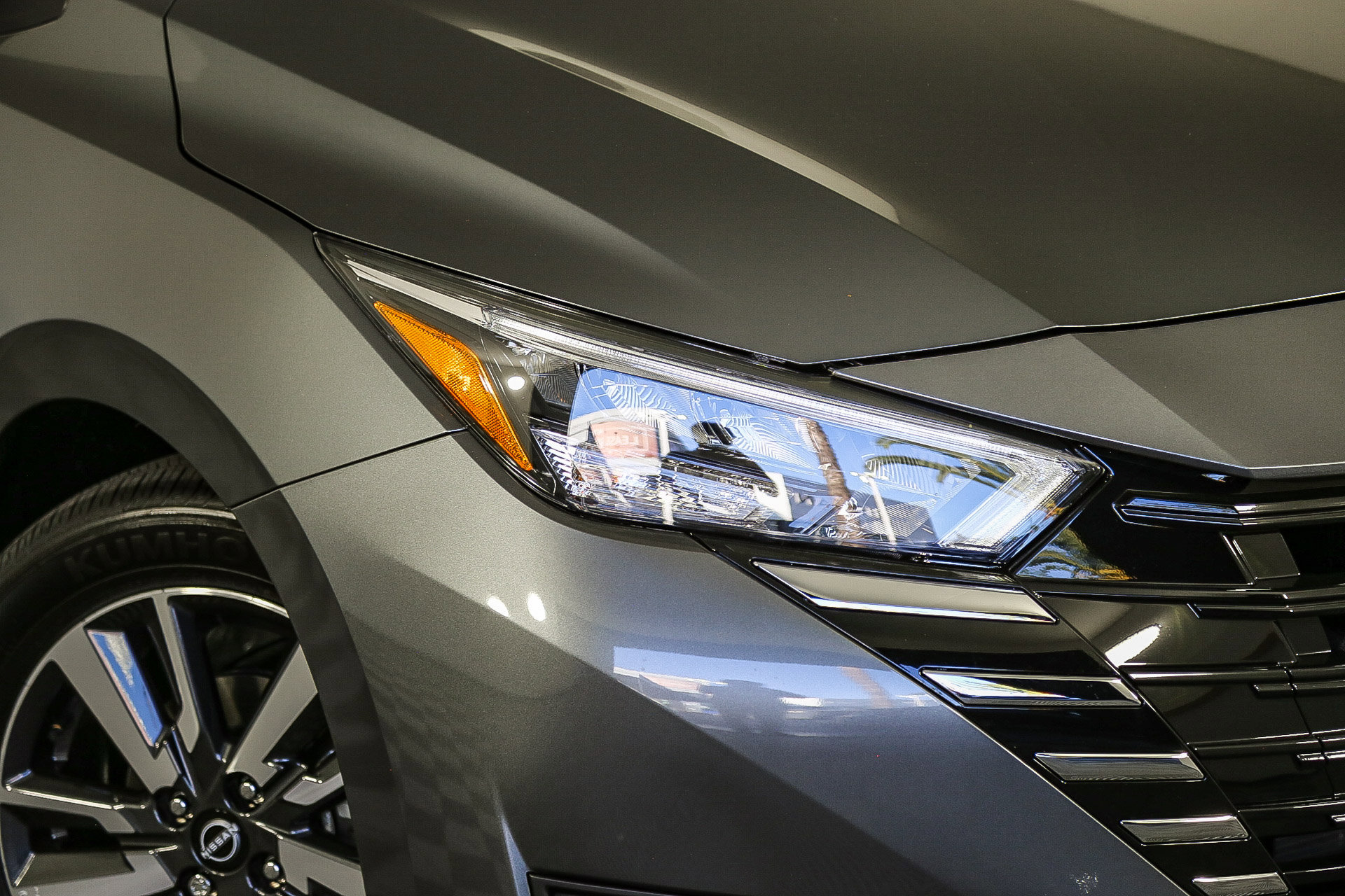 2025 Nissan Versa SV photo 2