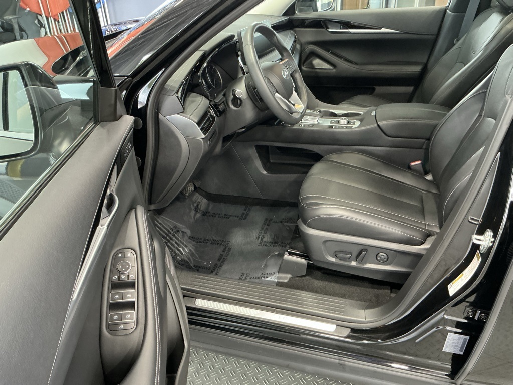 2025 Infiniti QX60 Pure photo 3
