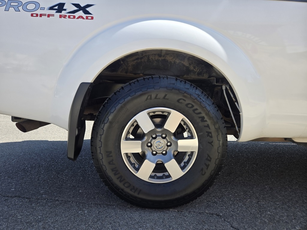 2012 Nissan Frontier PRO-4X photo 5