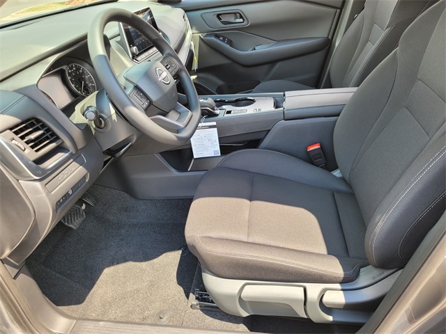 2026 Nissan Rogue S photo 9
