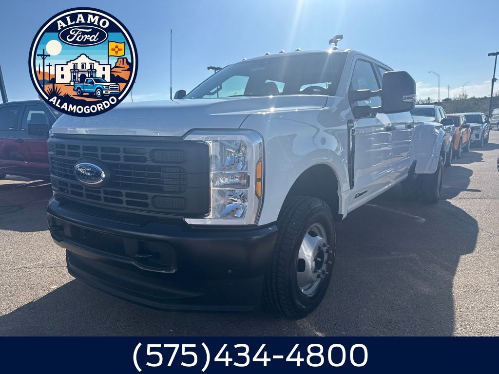 2026 Ford F-350 Super Duty XL's photo