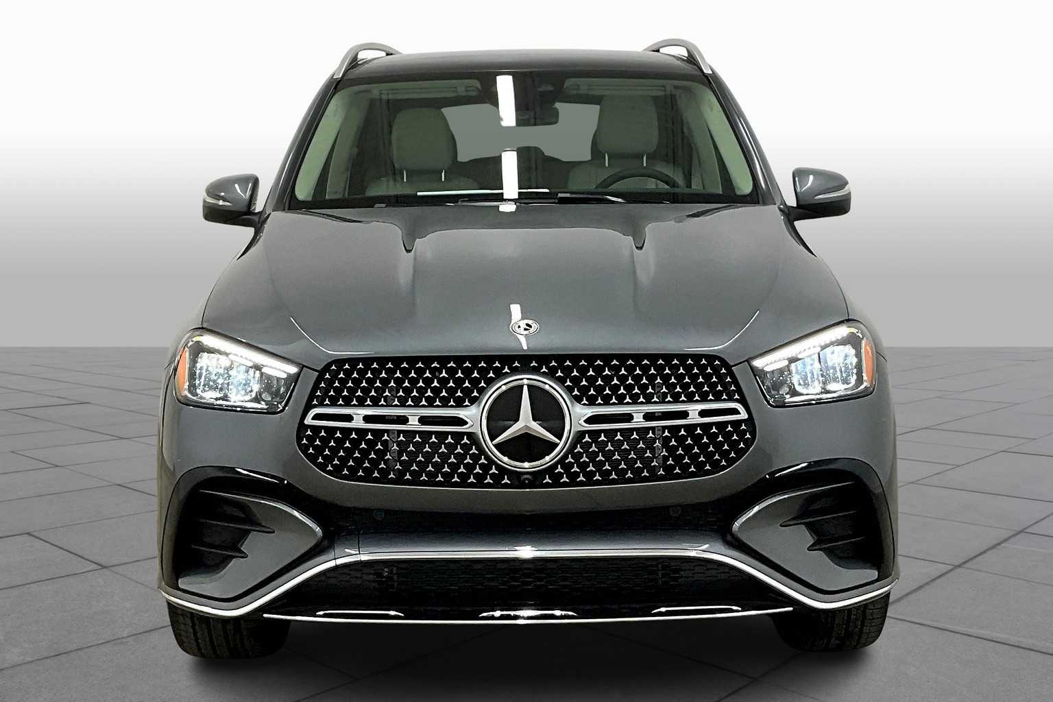 2026 Mercedes Benz GLE 450 4MATIC photo 3