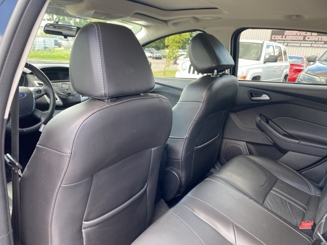 2014 Ford Focus SE photo 17