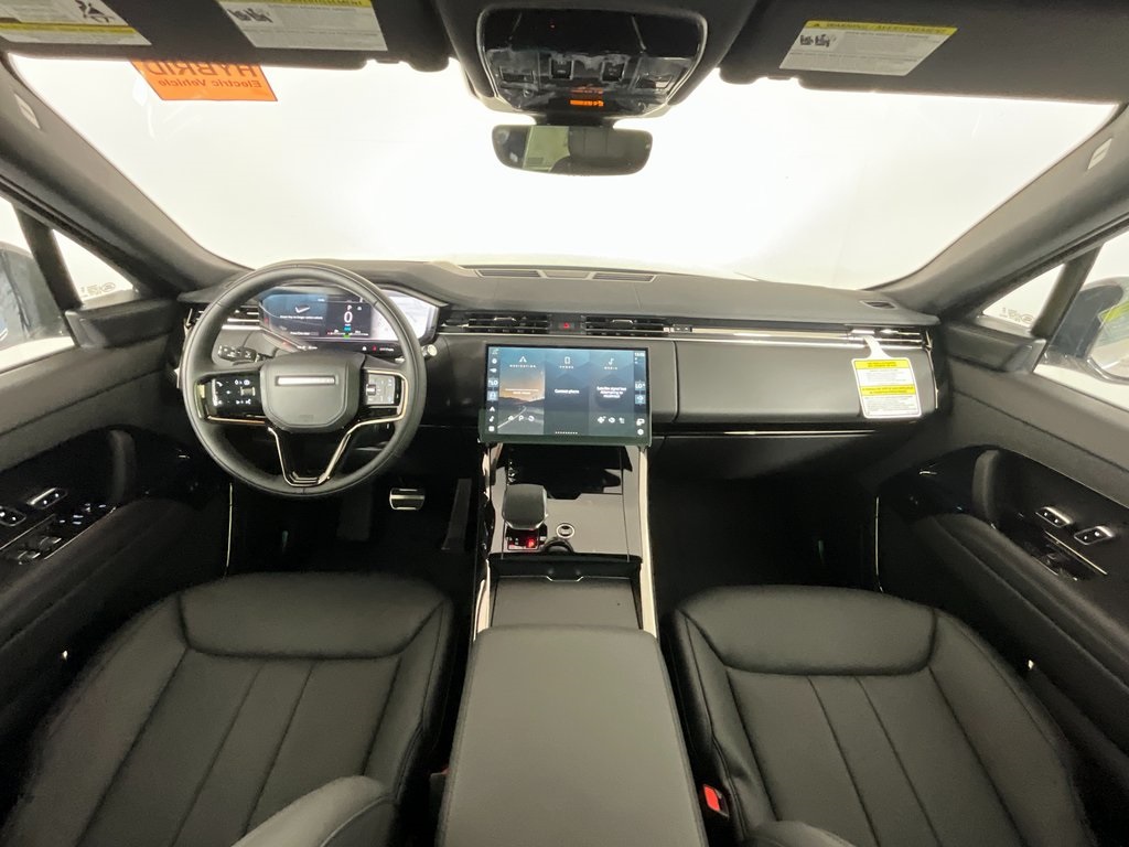 2025 Land Rover Range Rover Sport SE photo 2