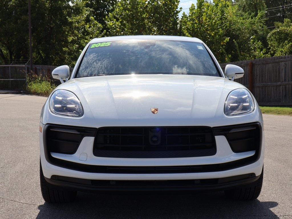 2025 Porsche Macan T photo 12