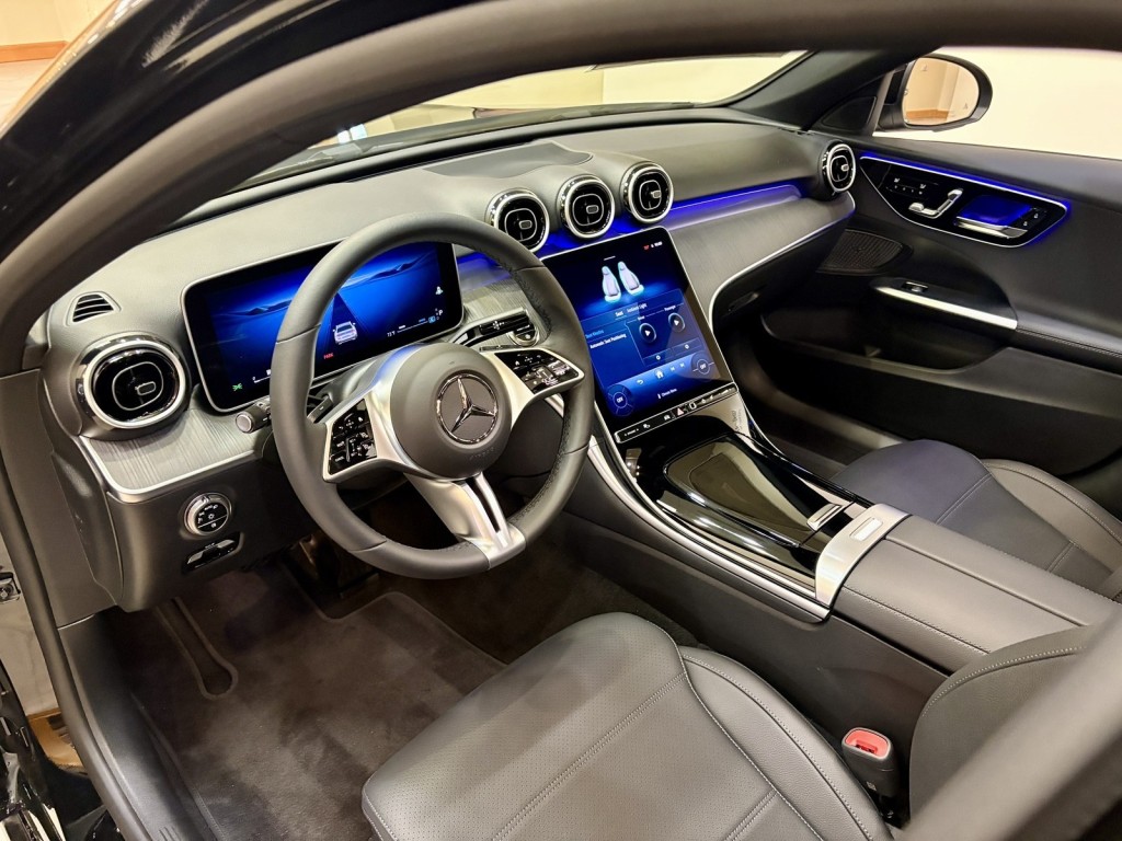 2025 Mercedes Benz C 300 photo 7