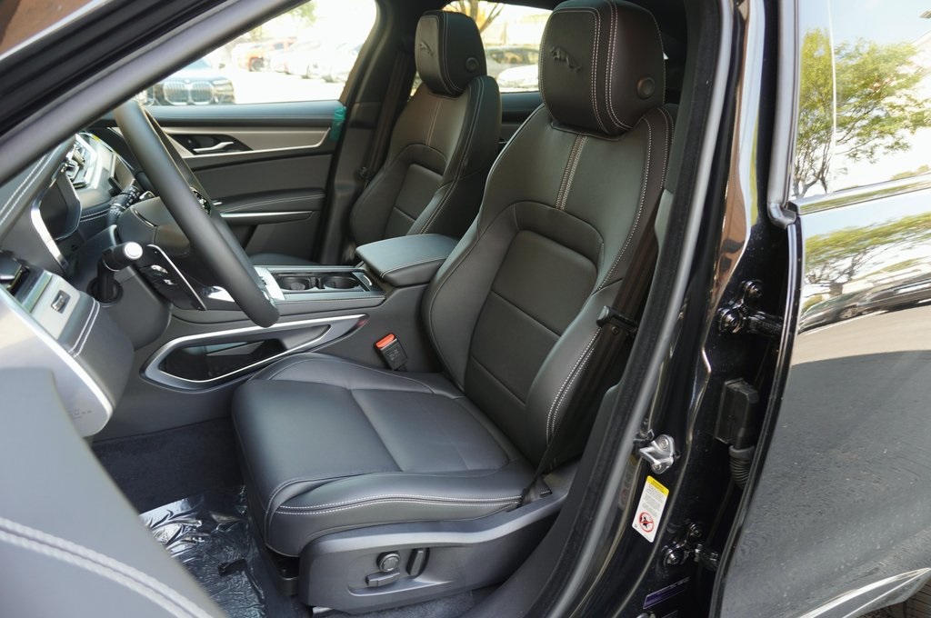 2026 JAGUAR F-PACE - Image 12