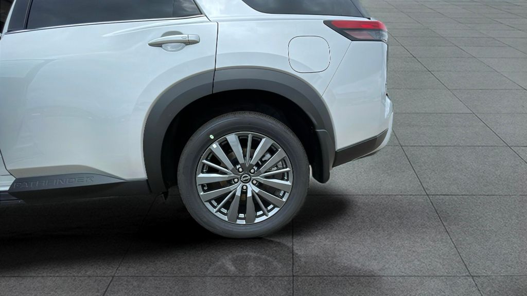 2025 Nissan Pathfinder SL photo 18