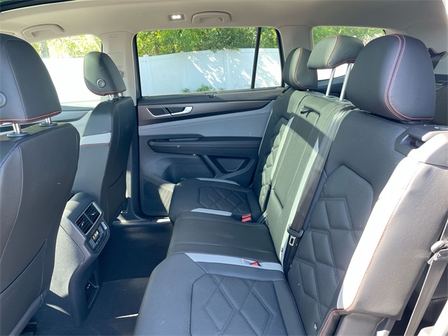 2025 Volkswagen Atlas Peak Edition SE photo 39
