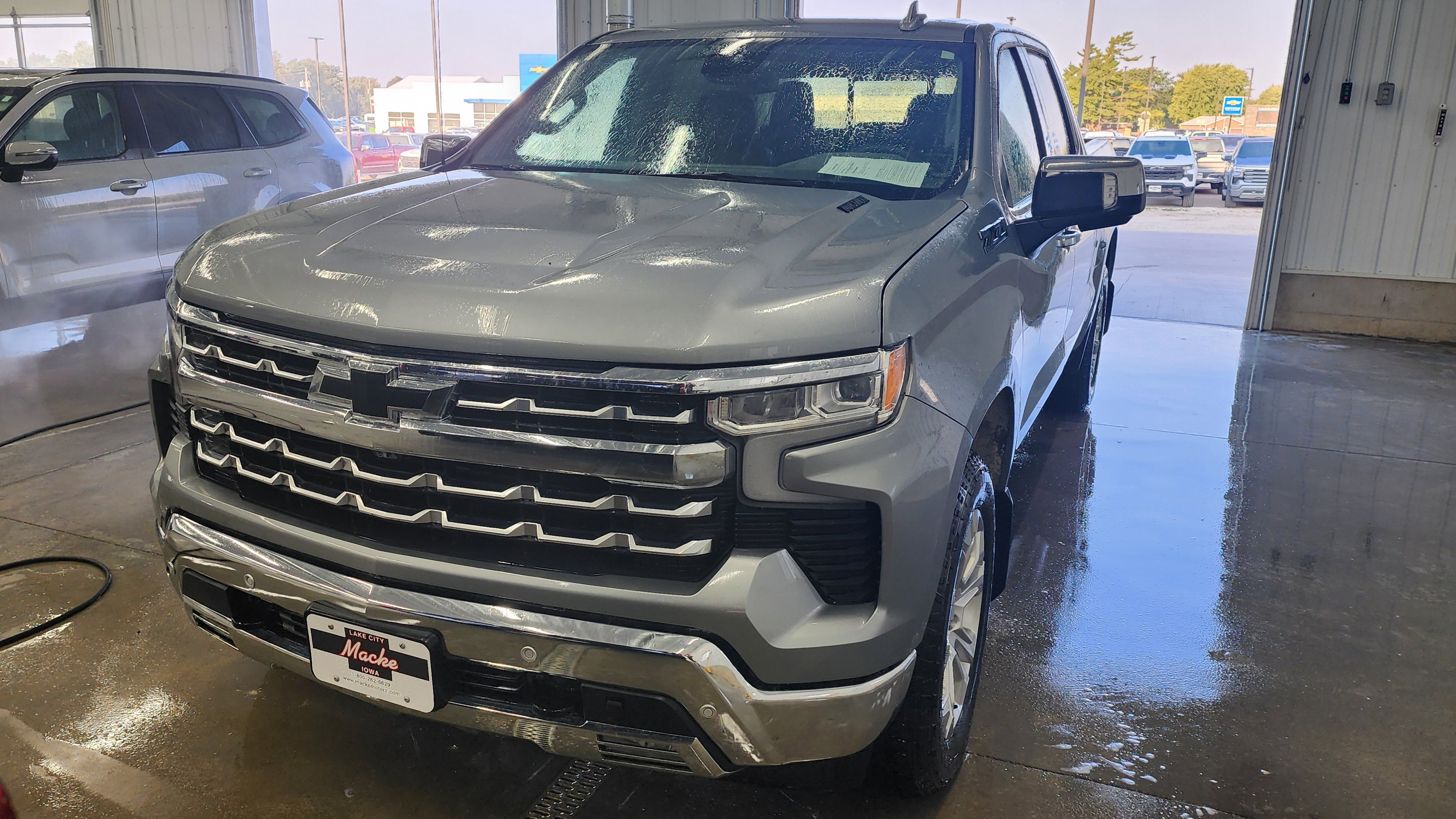 2024 Chevrolet Silverado 1500 LTZ photo 2