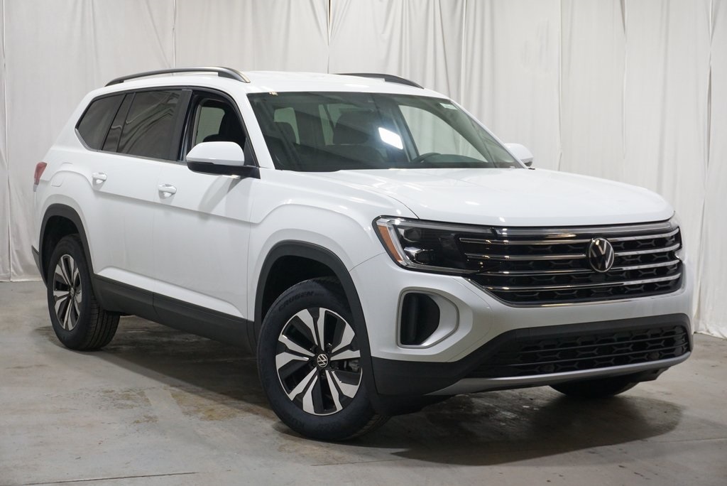 2025 Volkswagen Atlas SE photo 3