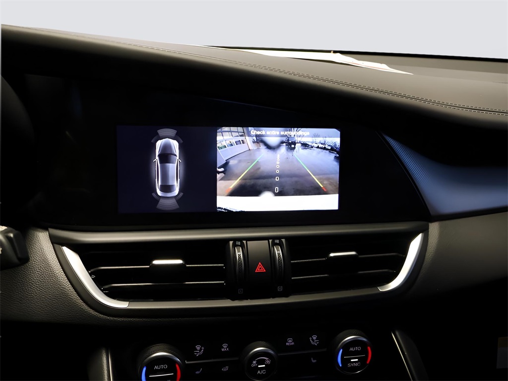 2025 Alfa Romeo Giulia Base photo 24
