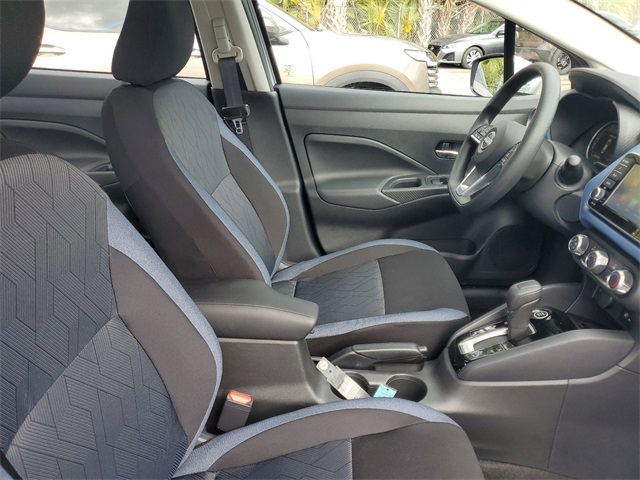 2025 Nissan Versa SV photo 30