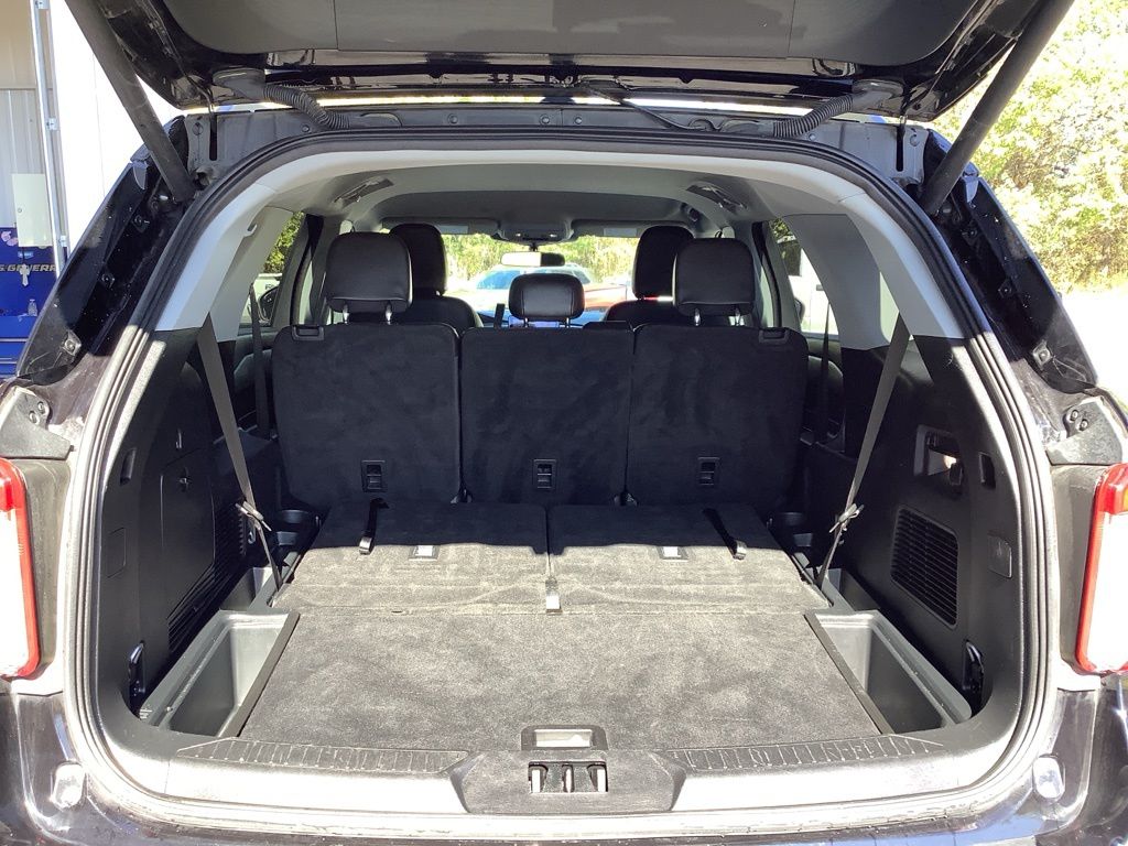 2024 Ford Explorer XLT photo 32