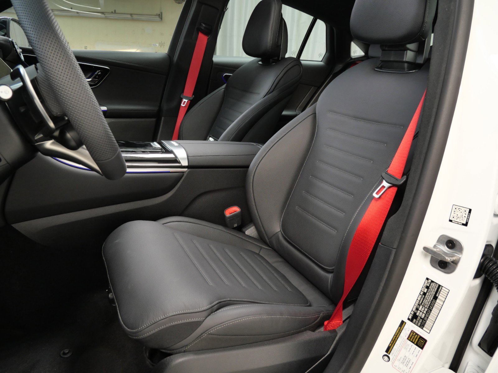 2025 Mercedes Benz GLC 43 4MATIC photo 3