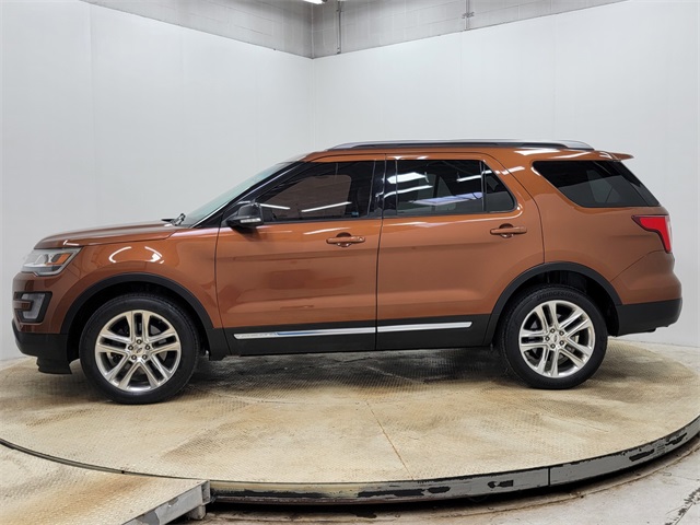 2017 Ford Explorer XLT photo 6