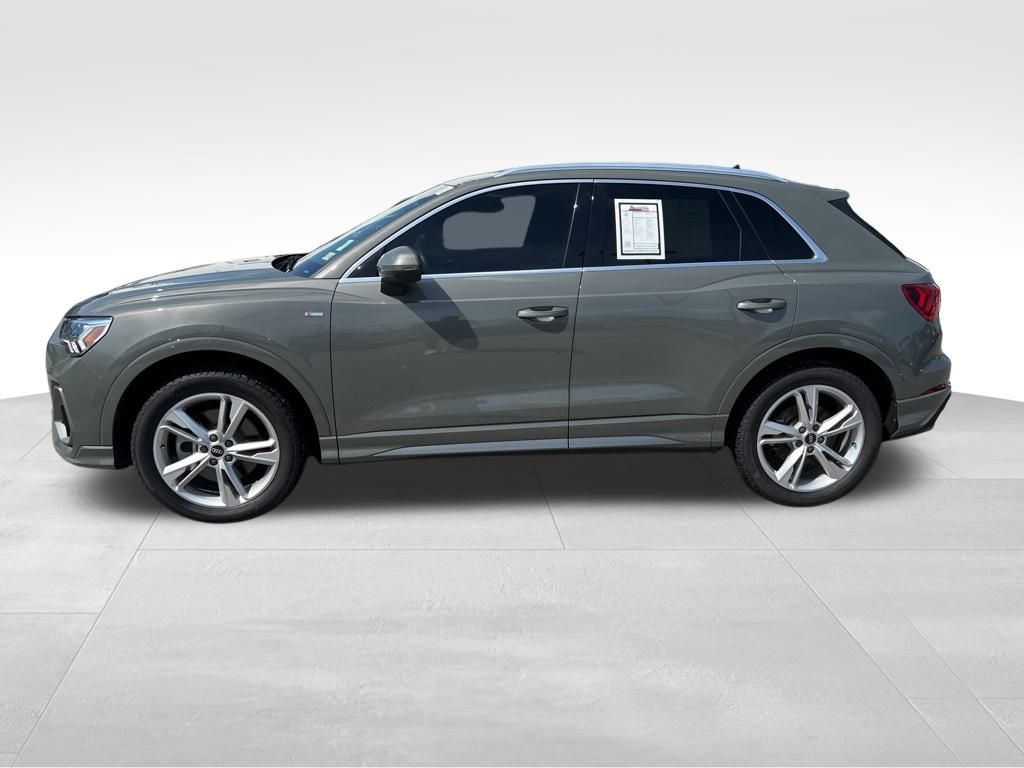 2021 Audi Q3 S line Premium Plus photo 2