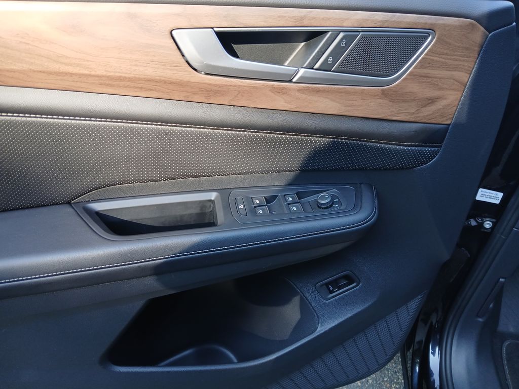 2024 Volkswagen Atlas SE Technology photo 8