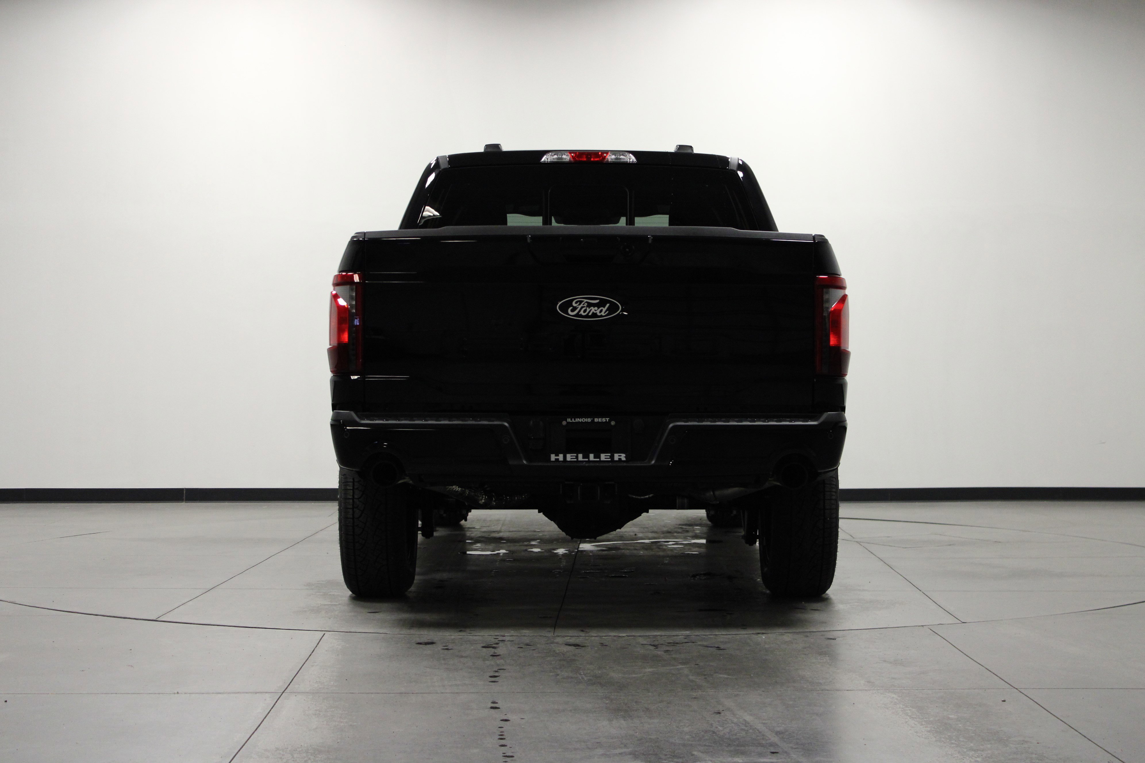 2025 Ford F-150 XLT photo 3