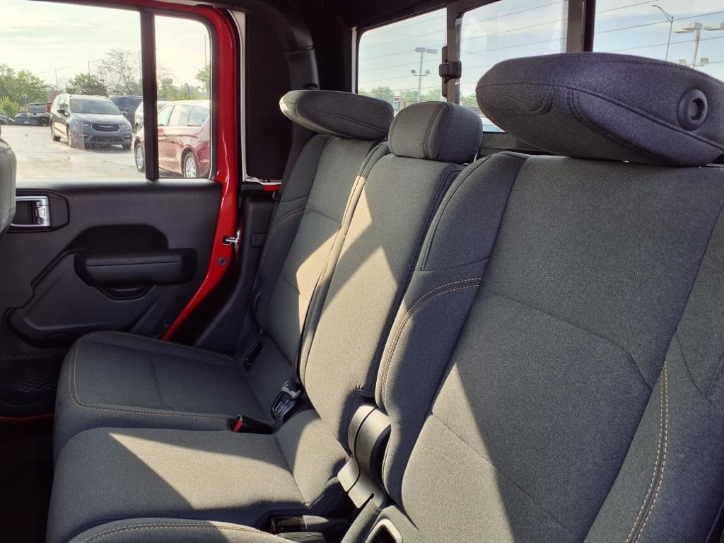 2024 Jeep Gladiator Sport photo 12