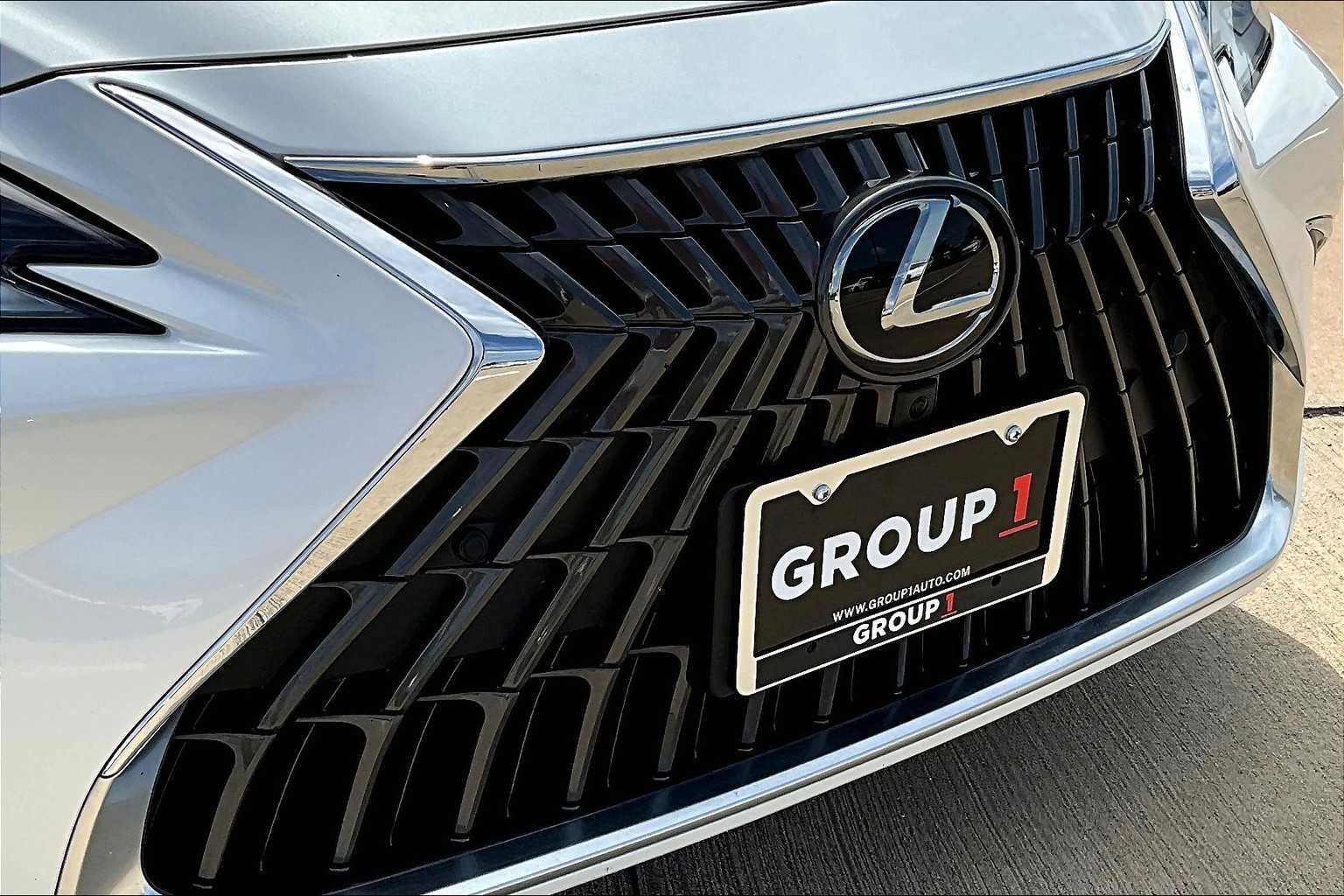2025 Lexus ES Luxury photo 27