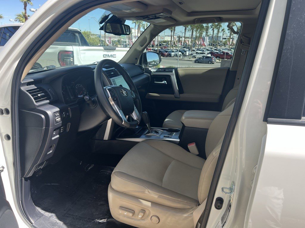 2021 Toyota 4Runner SR5 Premium photo 5