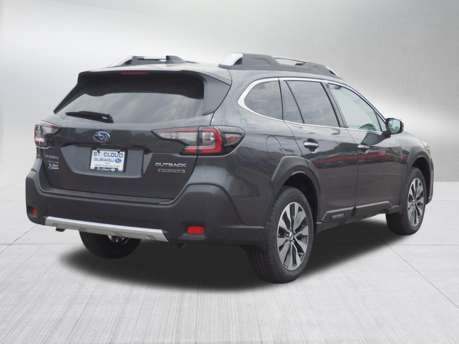 2025 Subaru Outback Touring XT photo 2