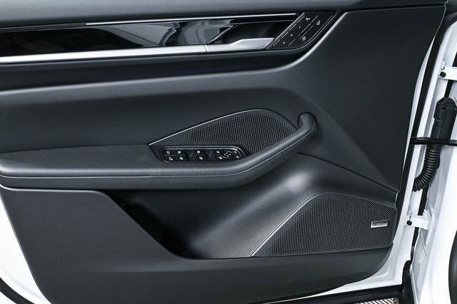2025 Porsche Macan Electric photo 6