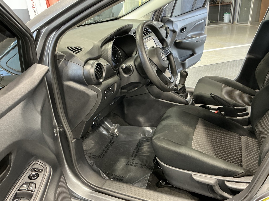 2024 Nissan Versa 1.6 S photo 3