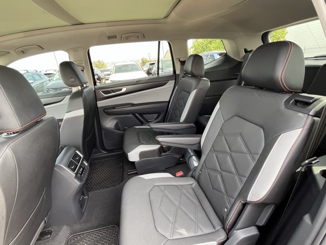 2025 Volkswagen Atlas Peak Edition SE photo 17