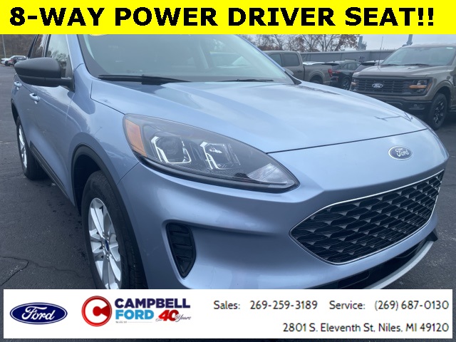 2022 Ford Escape SE's photo