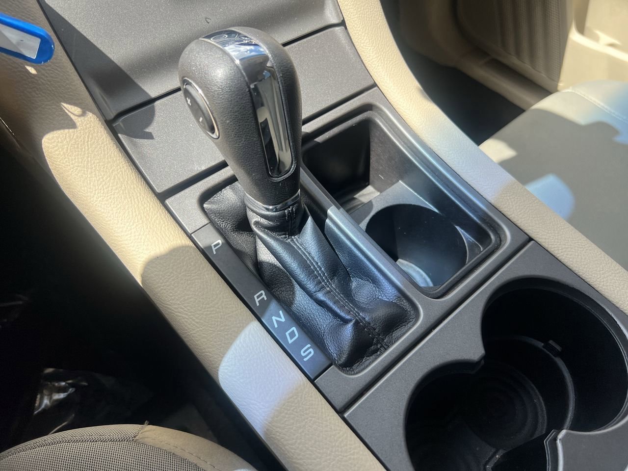 2018 Ford Taurus SE photo 22