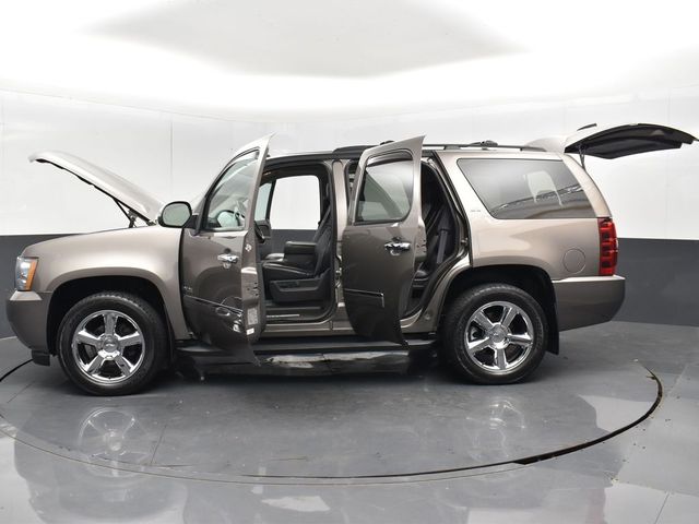 2014 Chevrolet Tahoe LTZ photo 31