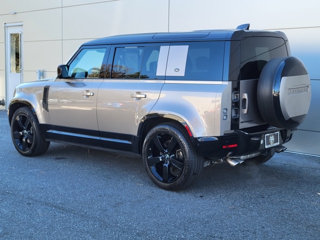 2023 Land Rover Defender 110 V8 photo 3