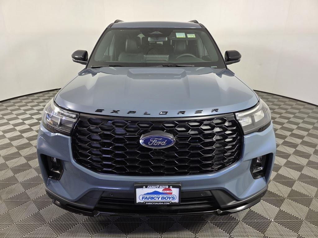2025 Ford Explorer ST-Line photo 11