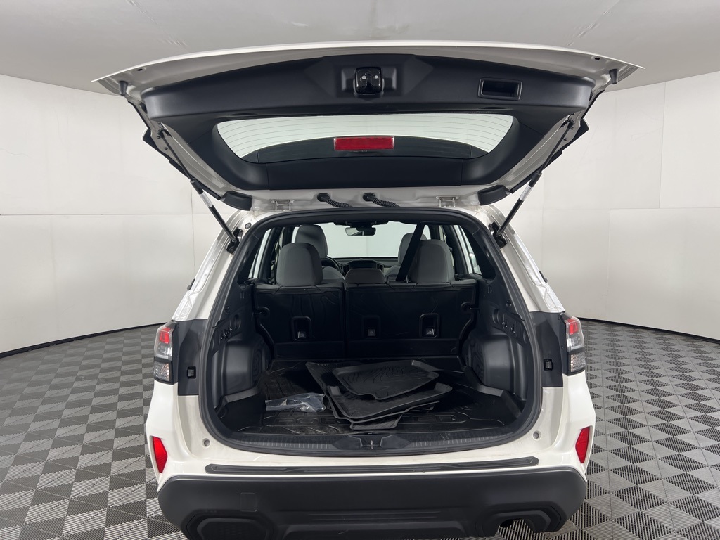 2025 Subaru Forester Base photo 4