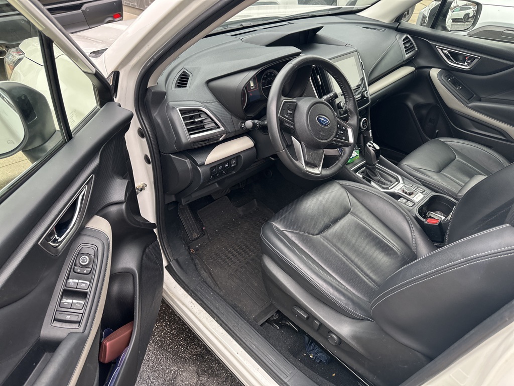 2022 Subaru Forester Limited photo 2