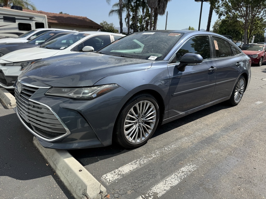 2019 Toyota Avalon Limited photo 3