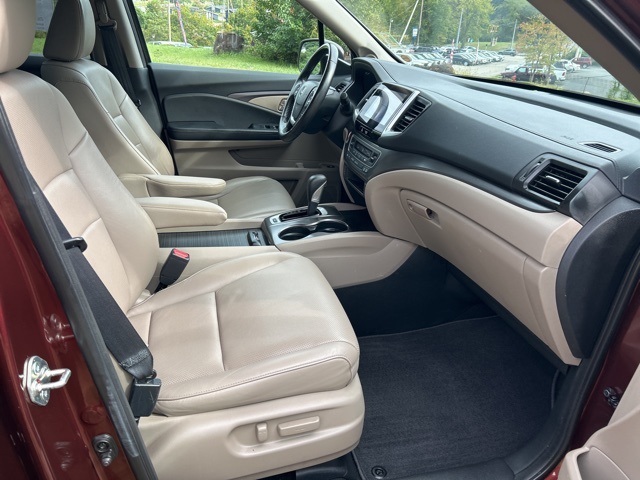 2017 Honda Ridgeline RTL-T photo 22