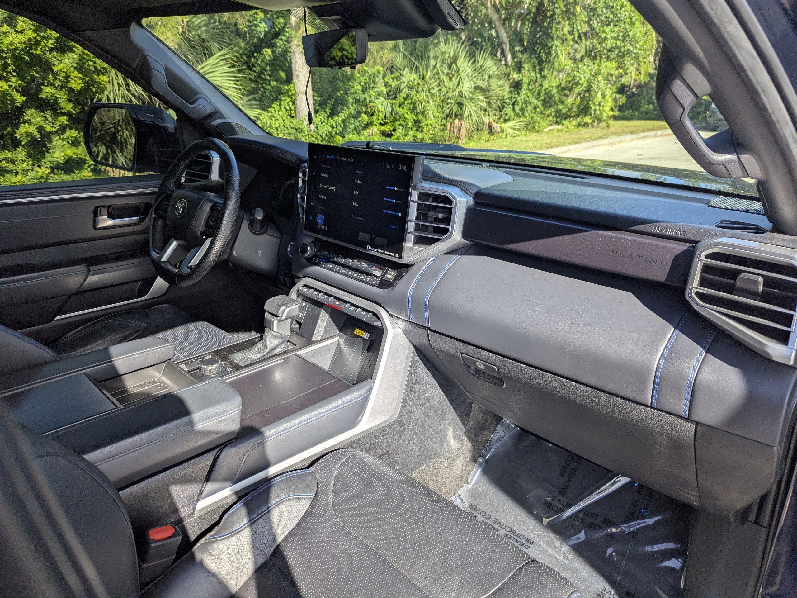 2022 Toyota Tundra Platinum photo 13