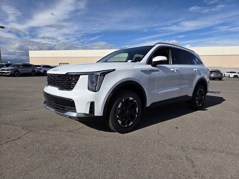 2026 Kia Sorento S's photo