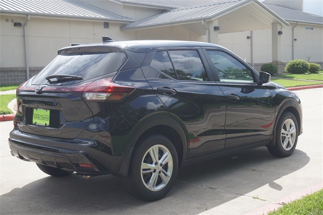 2025 Nissan Kicks Play S photo 4