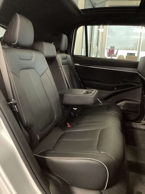2025 Jeep Wagoneer S Limited photo 11